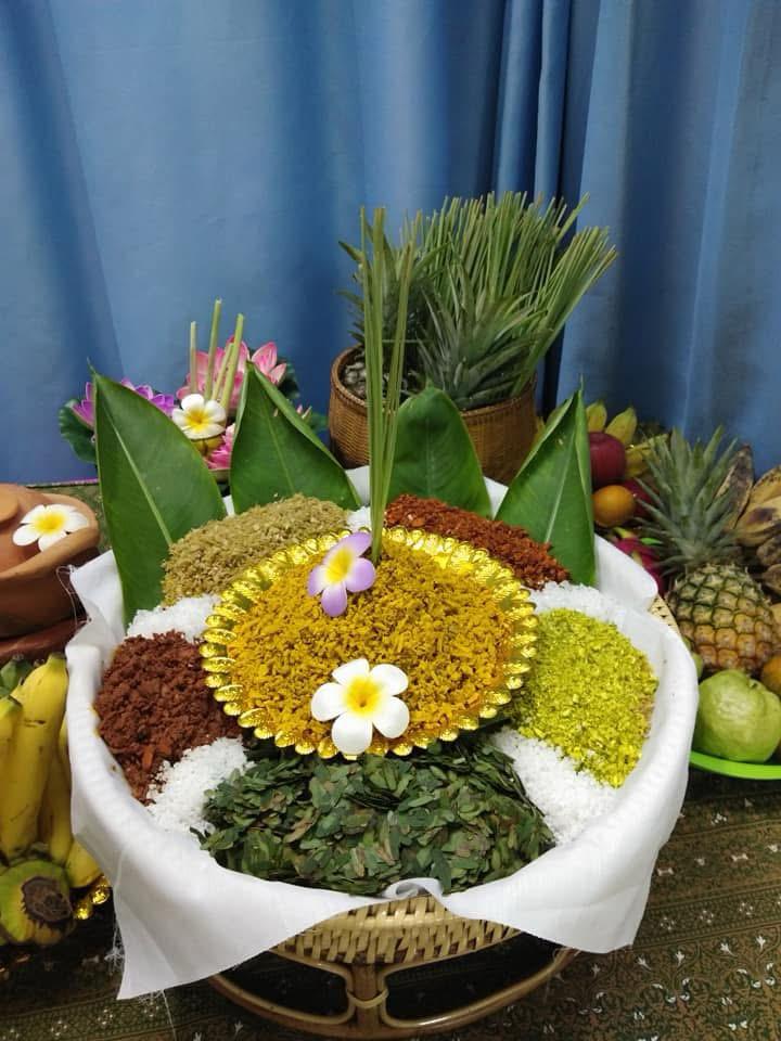 Traditionelle Thai Kräuter für die Kräuterstempel Massage